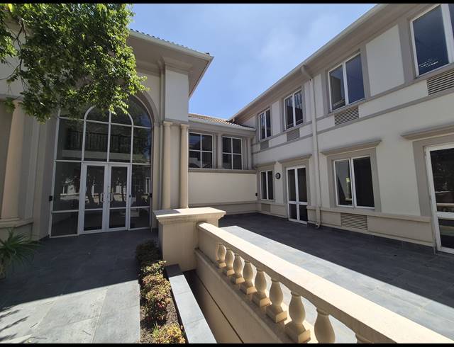 565M² OFFICE TO LET IN SANDTON CENTRAL
